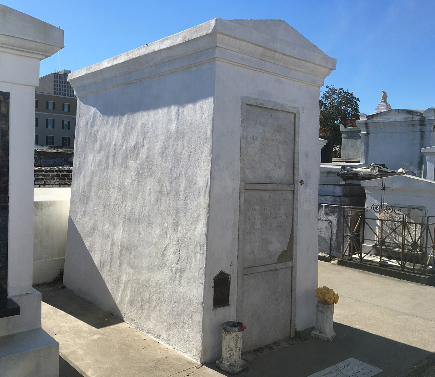 Marie Laveau Grave.jpg