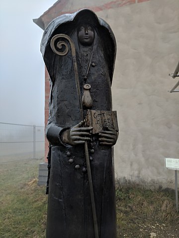 Statue of St Walpurga.jpg