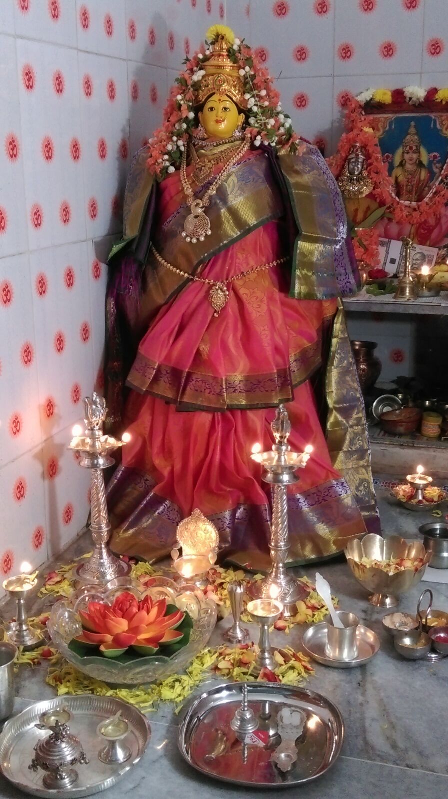 Hindu Home Altar.jpg